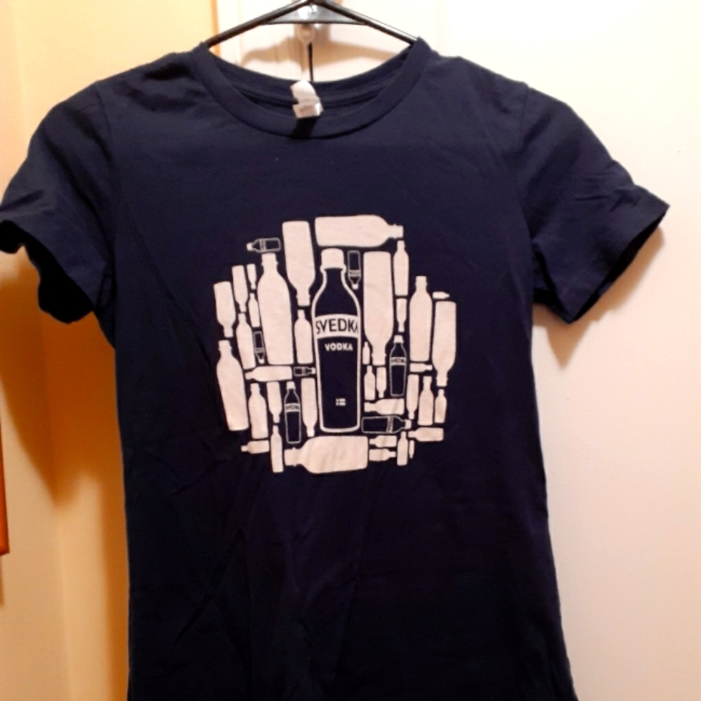 Svedka t-shirt. Baby tee